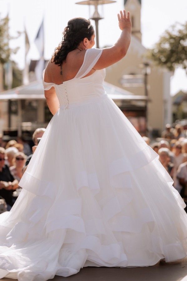 Elegante Brautkleider A Linie Tüll Hochzeitskleider Große Größe-babyonlinedressde