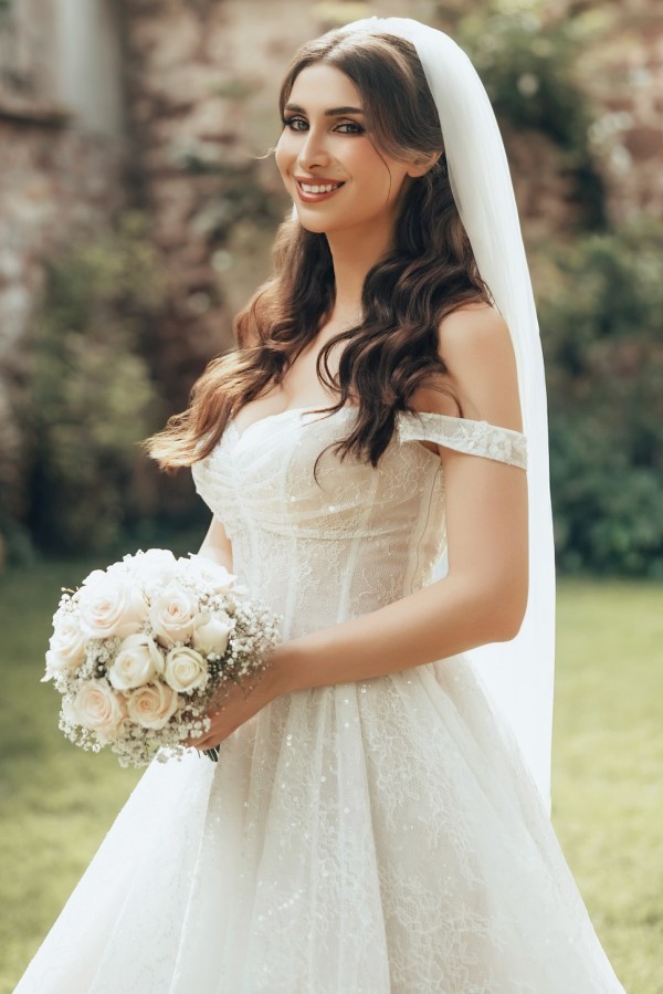 Wunderschöne Hochzeitskleider A Linie Spitze Brautkleider Günstig