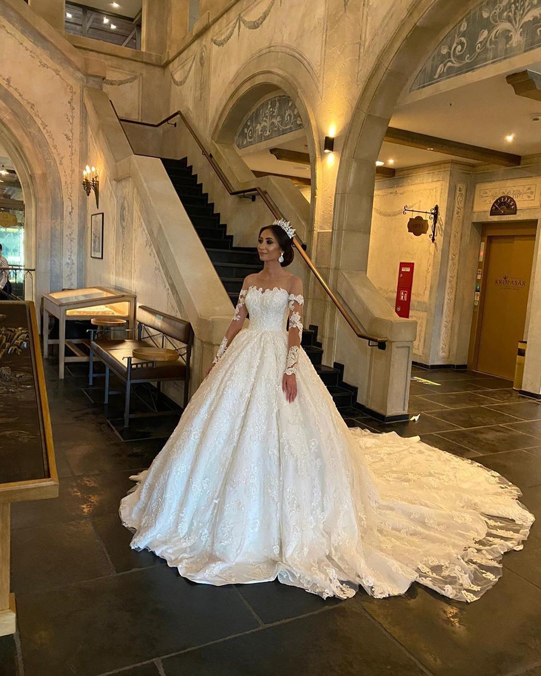 Extravagante Brautkleid Mit Ärmel | Prinzessin Hochzeitskleider mit Spitze