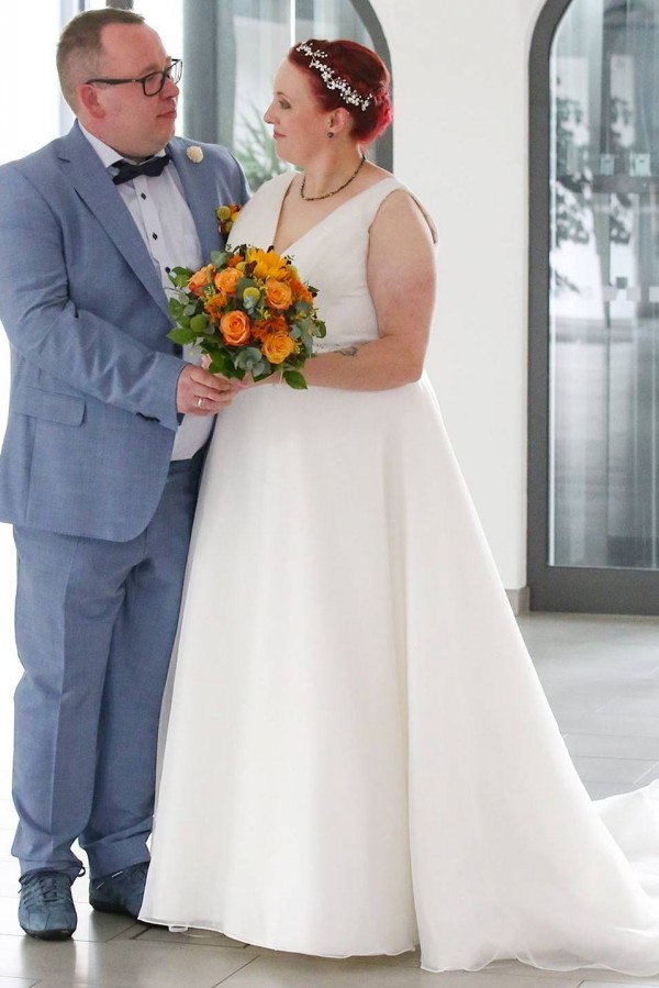 Schlichte Hochzeitskleider Große Größe Ausgefallene Brautkleider A Linie-babyonlinedressde