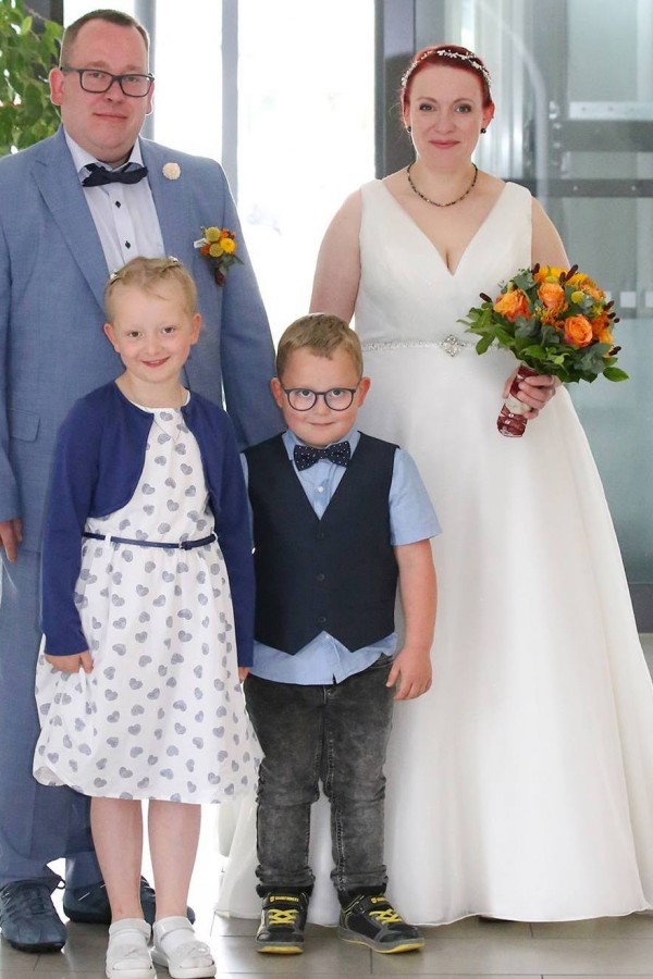 Schlichte Hochzeitskleider Große Größe Ausgefallene Brautkleider A Linie-babyonlinedressde