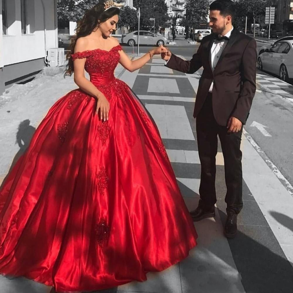 Rote Abendkleider Lang Mit Spitze Prinzessin Satin Abiballkleider Abendmoden Bodenlang