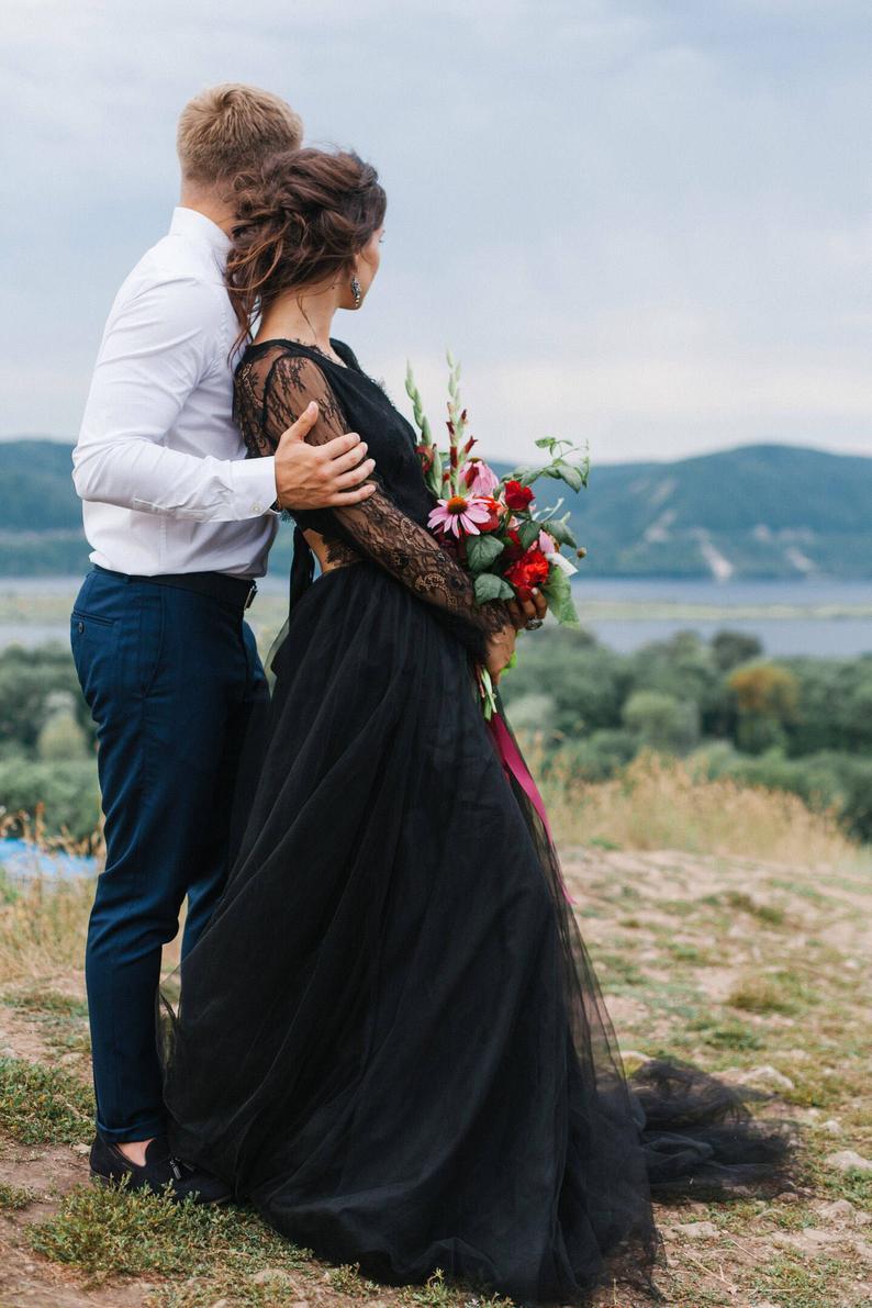 Schlichte Brautkleid Schwarz mit Ärmel | Hochzeitskleider mit Spitze