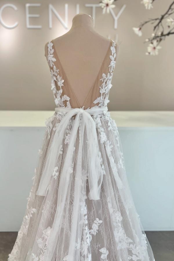 Designer Hochzeitskleider V Ausschnitt Brautkleid A Linie Spitze