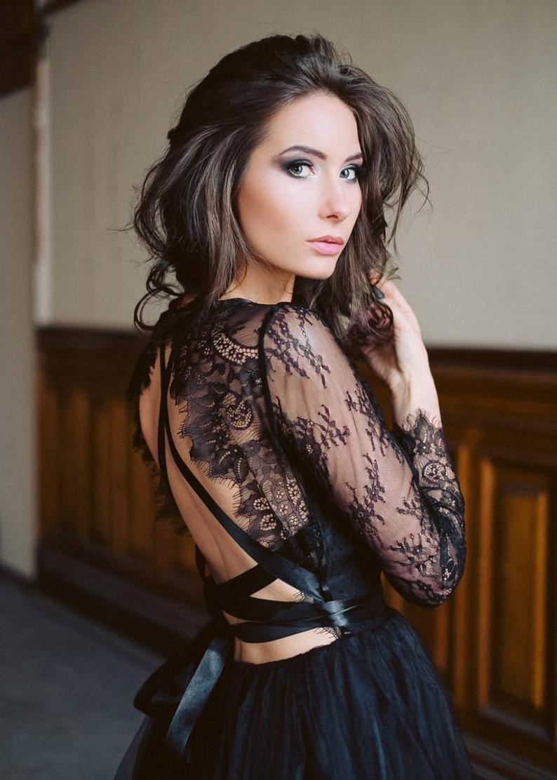 Schlichte Brautkleid Schwarz mit Ärmel | Hochzeitskleider mit Spitze
