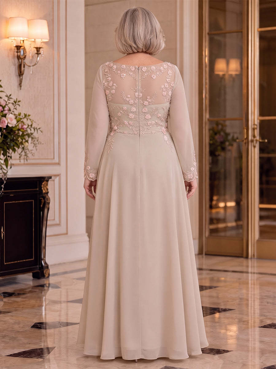 Rückansicht des Champagner-Brautmutterkleides mit verdecktem Reißverschluss und fließendem Chiffon