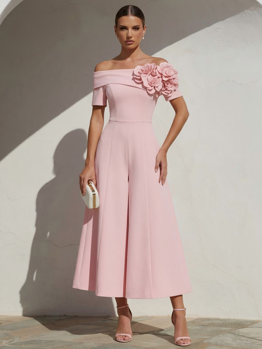 Rosa Satin-Pink Jumpsuit mit Off-Shoulder-Ausschnitt und 3D-Blumen frontal