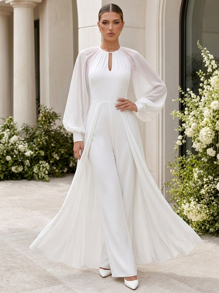Weißer Chiffon White Jumpsuit mit Wasserfallausschnitt und langen Ärmeln in der Vorderansicht