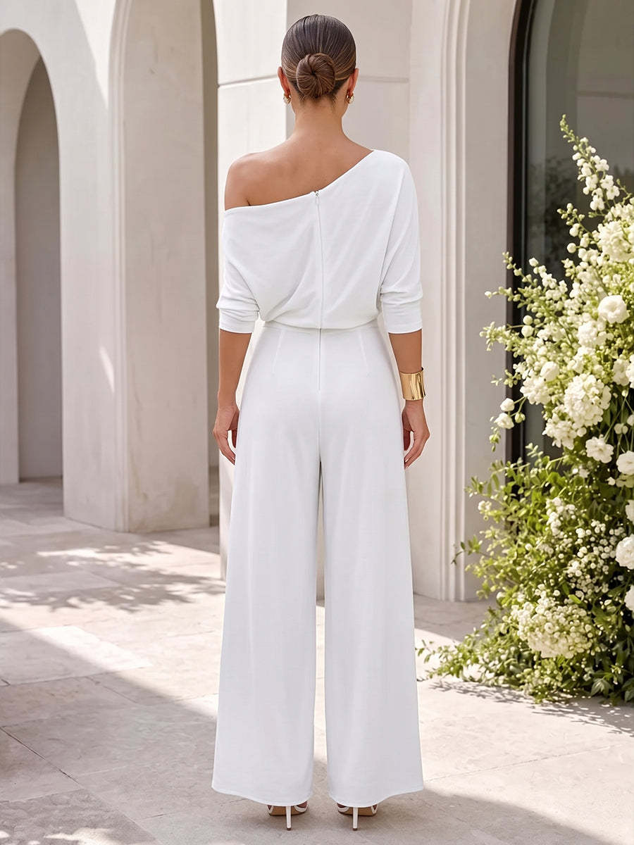 Rückansicht des weißen Jumpsuits mit Reißverschluss und kurzen Ärmeln - White