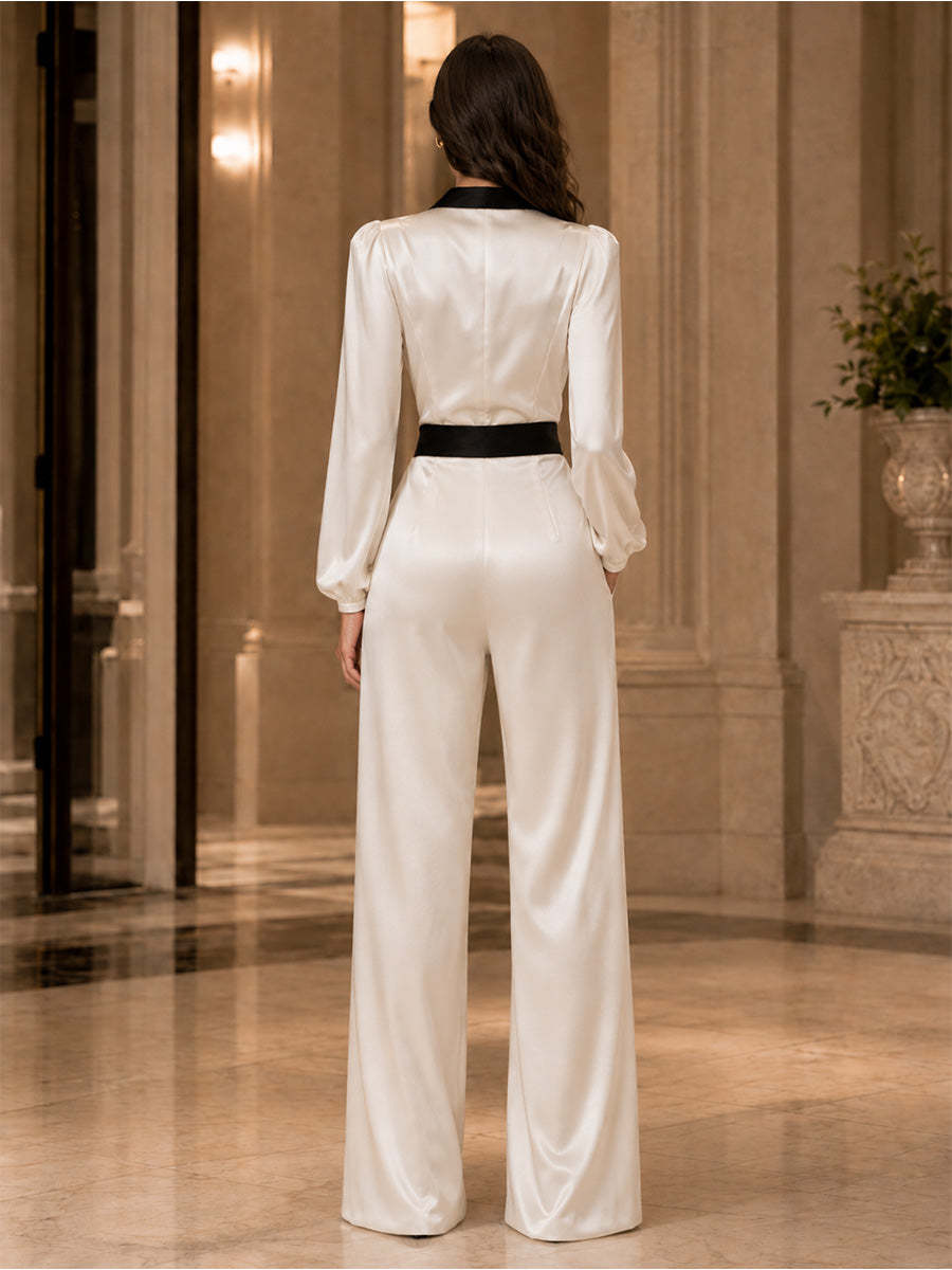 Rückansicht des weißen Satin-Jumpsuits mit geschlossenem Rücken - White