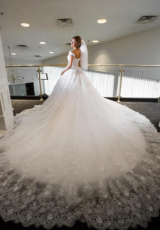 Elegante A Line Brautkleider Weiß Spitze Hochzeitskleider Online Kaufen