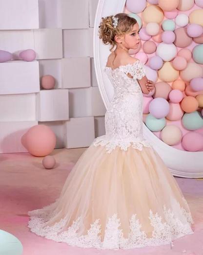 Weiß Blumenmädchenkleider Günstig A Linie Spitze Knielang Kleider für Blumenkinder-babyonlinedressde