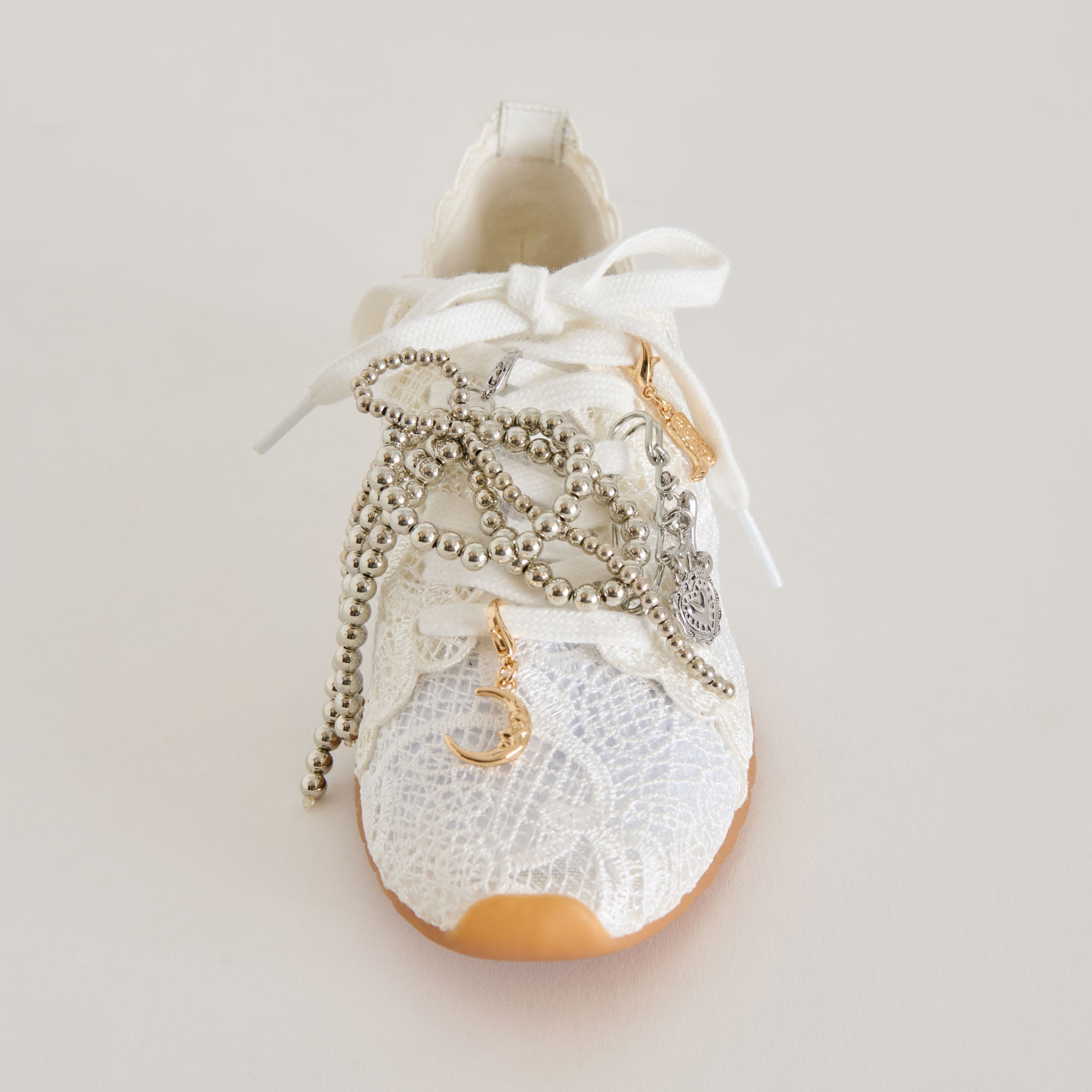 Dayana Sneakers White Lace + Pin Charm Bundle