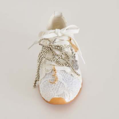 Dayana Sneakers White Lace + Pin Charm Bundle