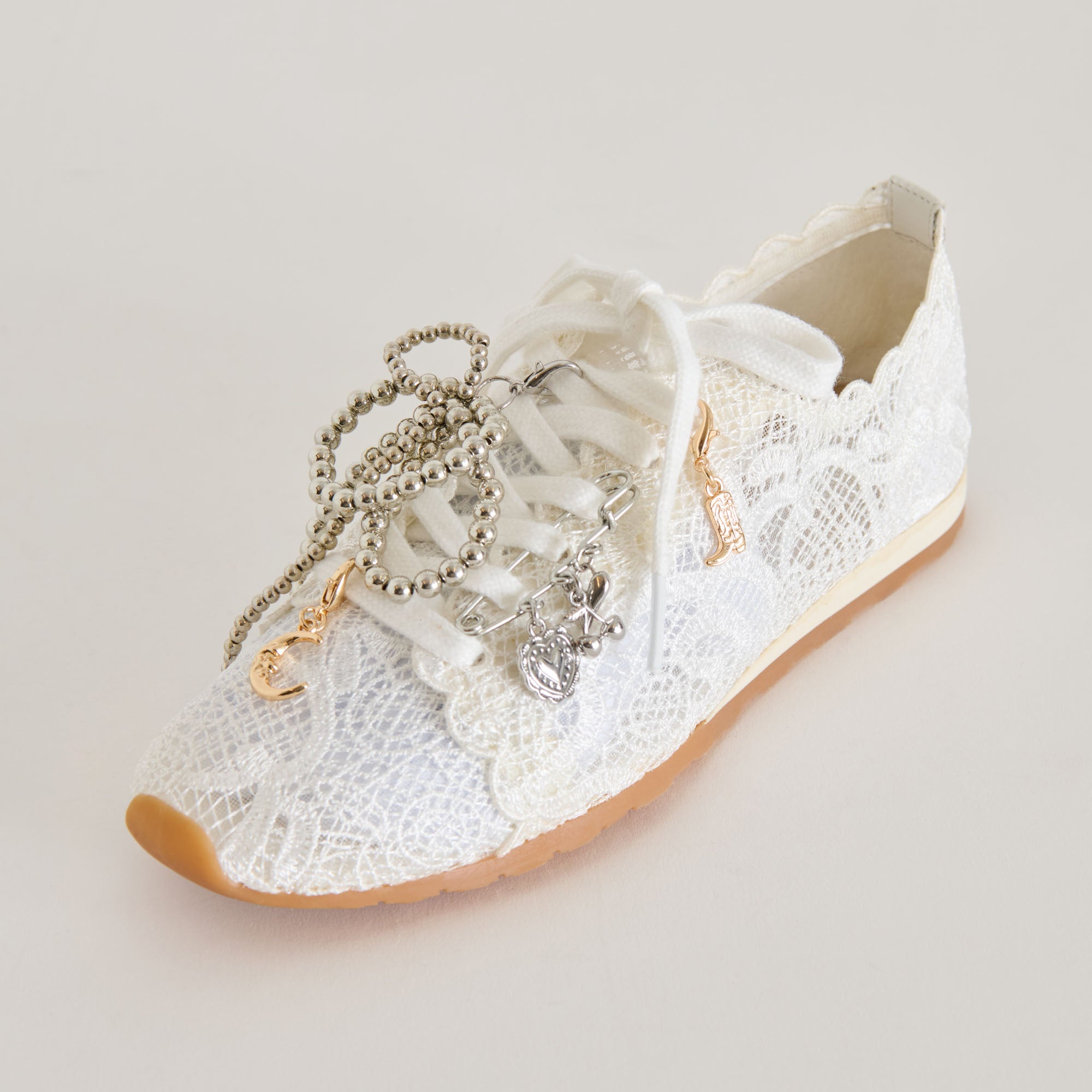 Dayana Sneakers White Lace + Pin Charm Bundle