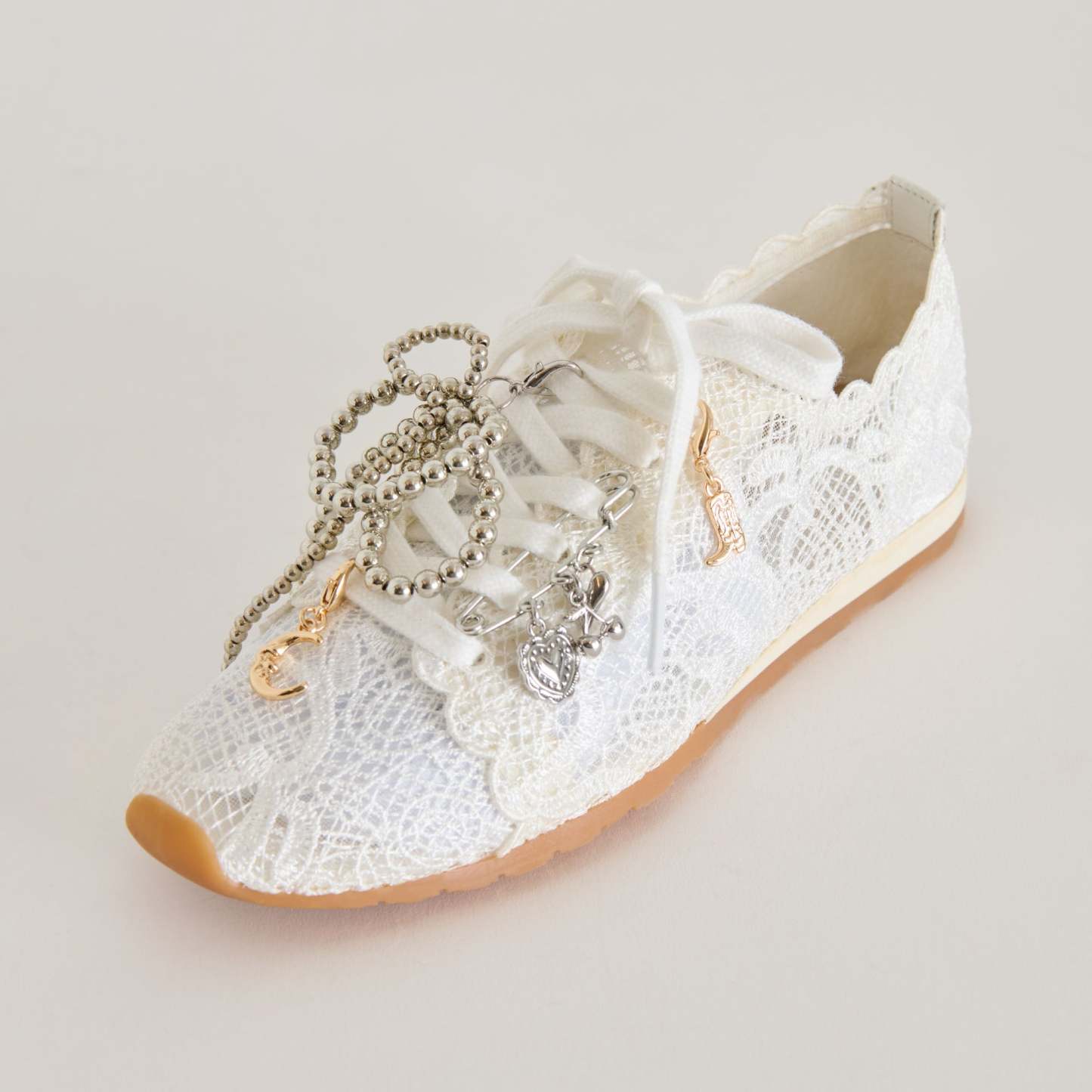 Dayana Sneakers White Lace + Pin Charm Bundle