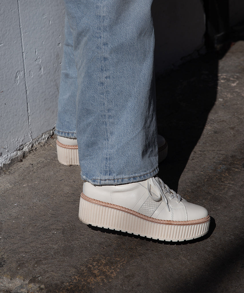 Tiger Sneakers White Leather