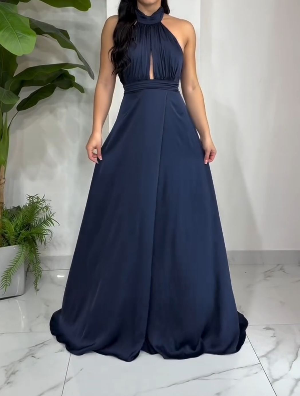 [Copy]Satin one-shoulder maxi dress with beaded trim and a high slit