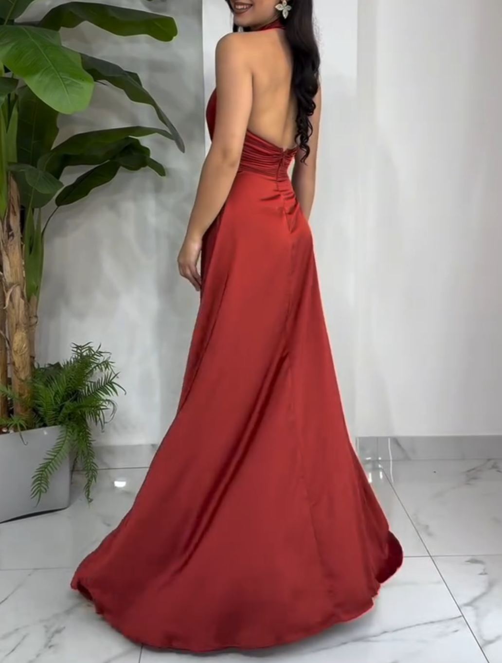 [Copy]Satin one-shoulder maxi dress with beaded trim and a high slit