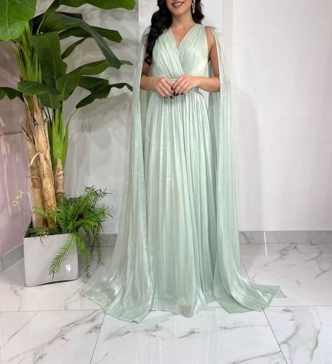 [Copy]Satin Halter Neck Maxi Dress with Keyhole Cutout & Ruched Waist