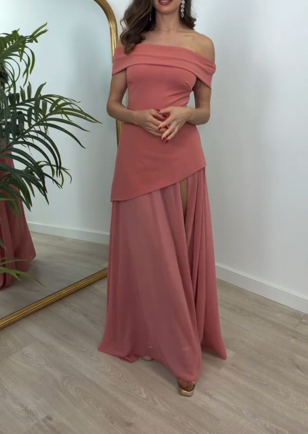 [Copy]Pleated maxi dress with cap sleeves and a V-neck