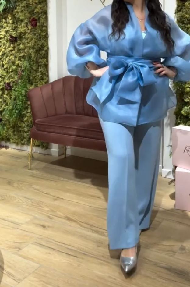 [Copy]Pleated midi dress with tie-front detailing and sleeveless design