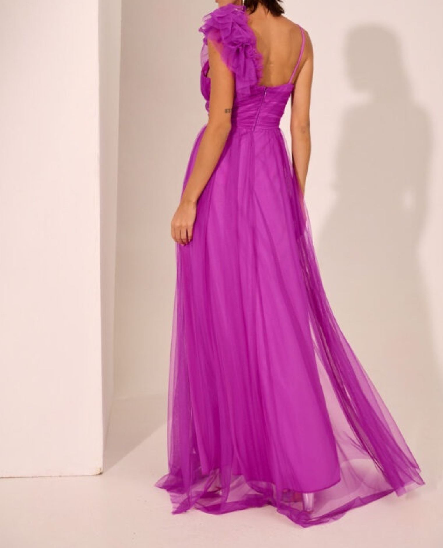 [Copy]Burgundy Red Off-the-Shoulder Maxi Dress with 3D Ruffle Neck & Pleated Skirt