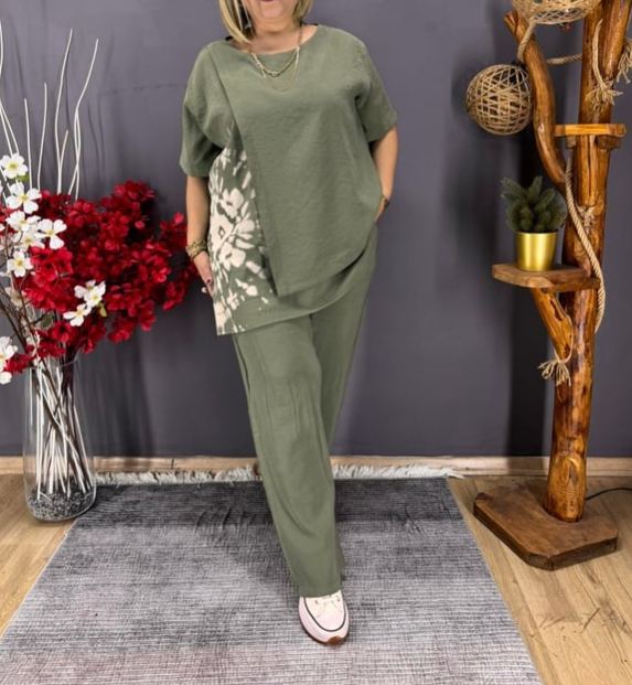 [Copy]Plus Size Black & White Contrast Trim Polo Neck Two-Piece Loungewear Set