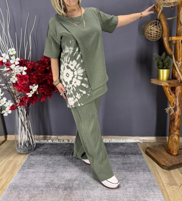 [Copy]Plus Size Black & White Contrast Trim Polo Neck Two-Piece Loungewear Set
