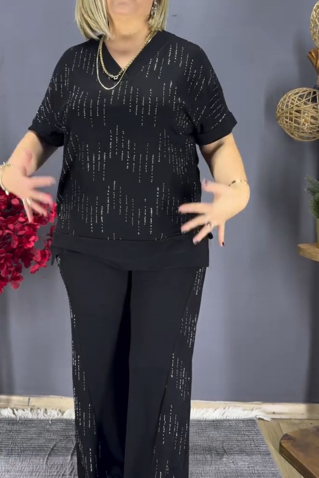 [Copy]Plus Size Olive Green Long Sleeve Top with Rhinestone Wave Detail