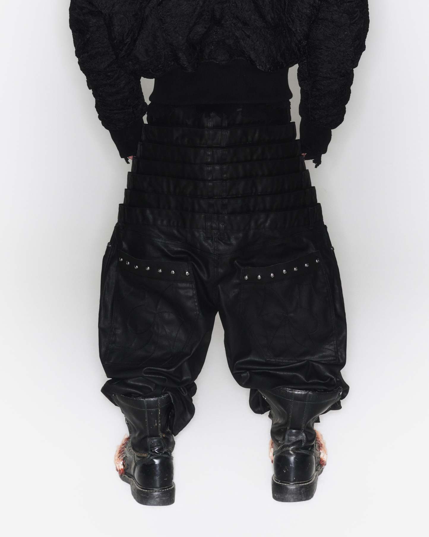 8 Backs J-Cut Pants (Black) (Available)