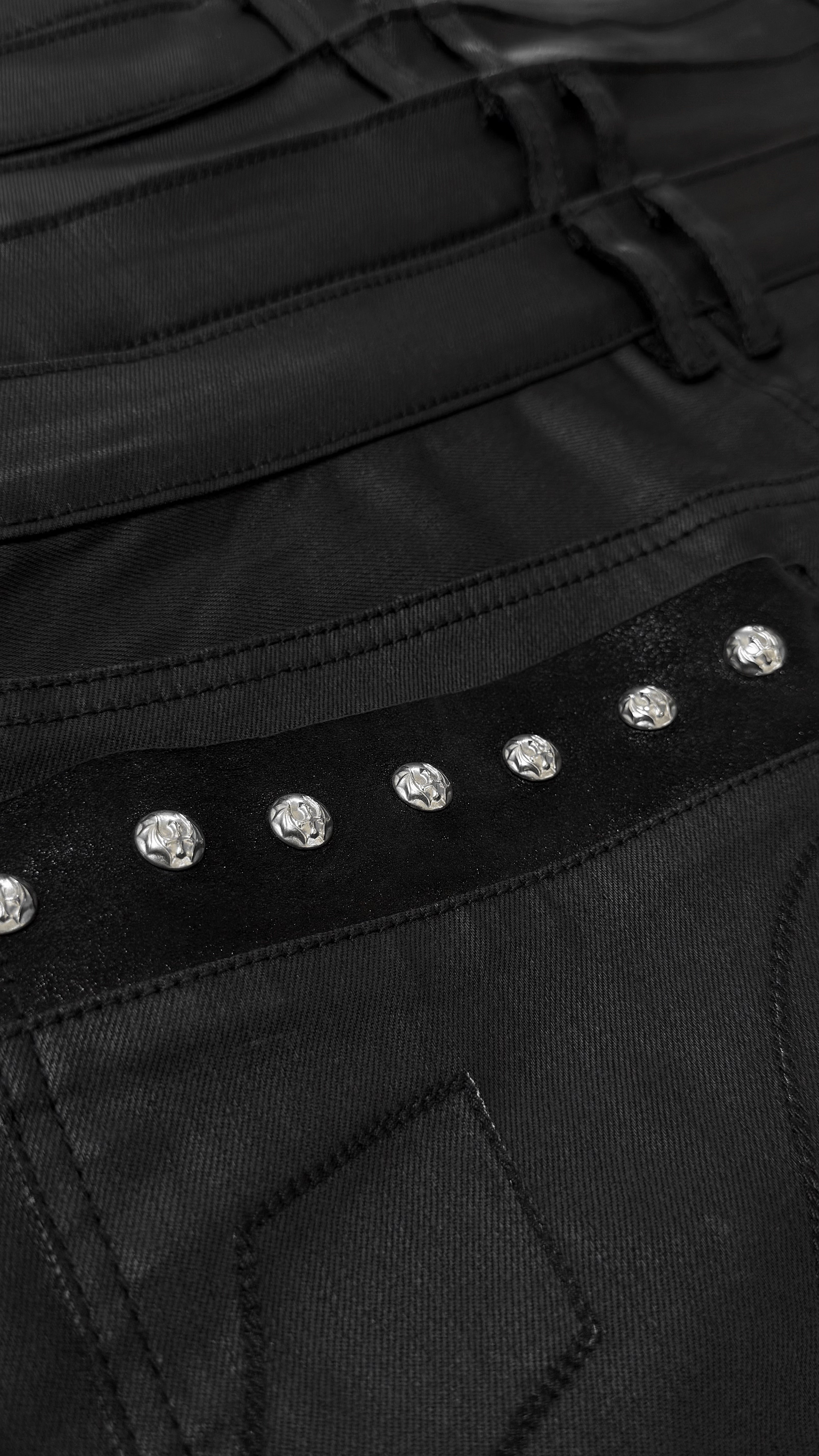 8 Backs J-Cut Pants (Black) (Available)