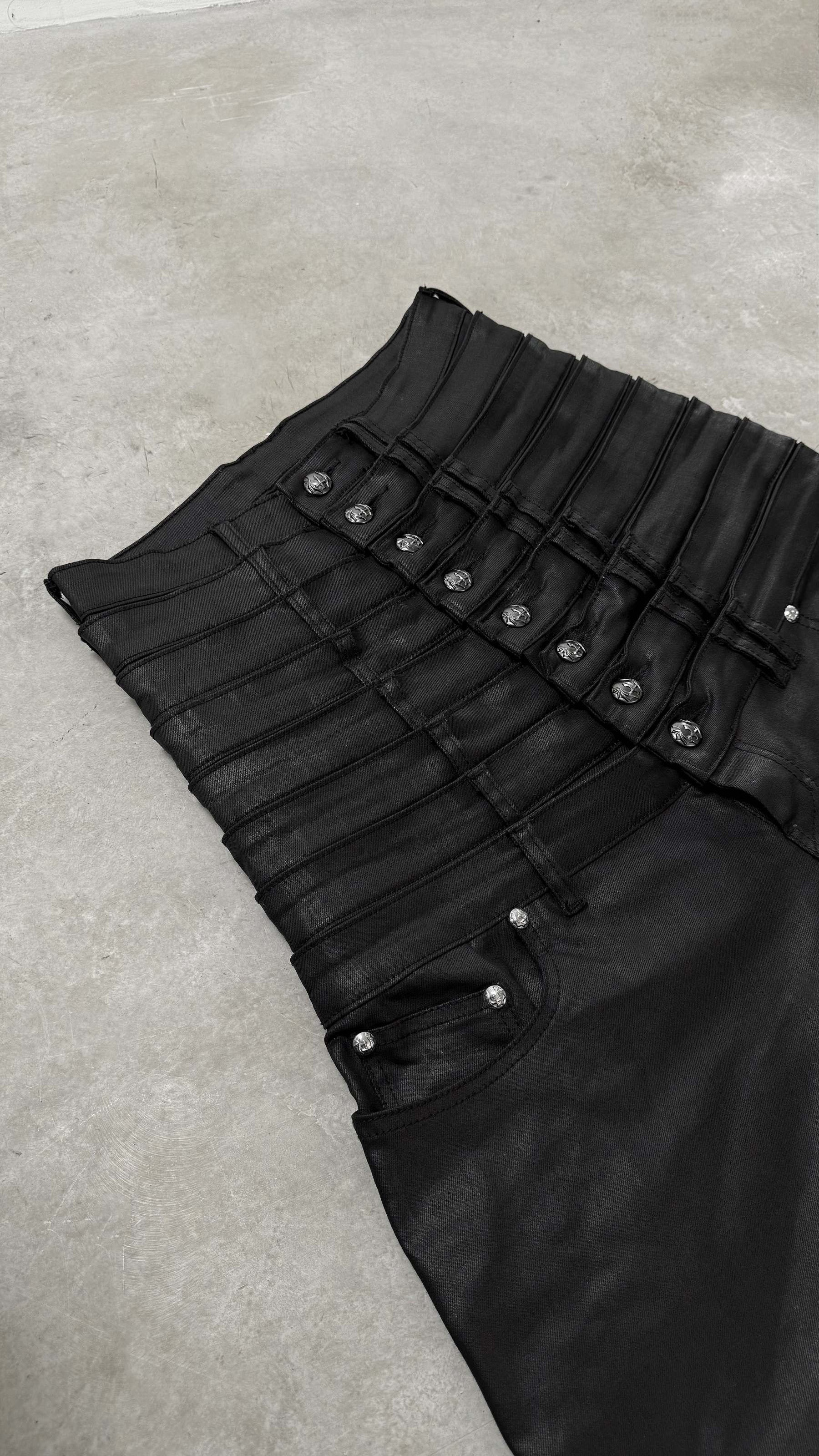 8 Backs J-Cut Pants (Black) (Available)