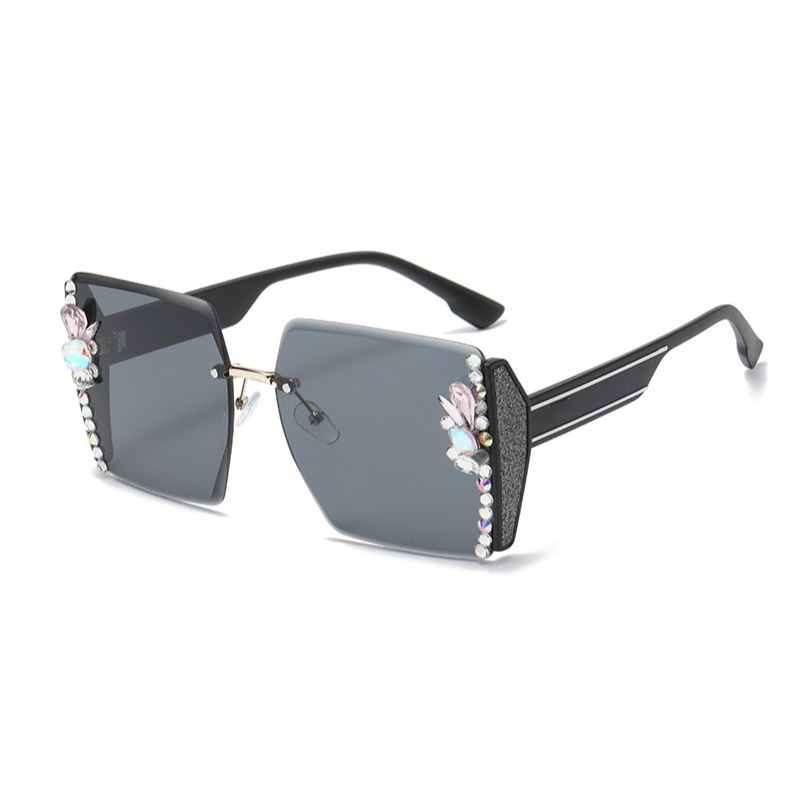 Diamond-studded UV Protection Glasses