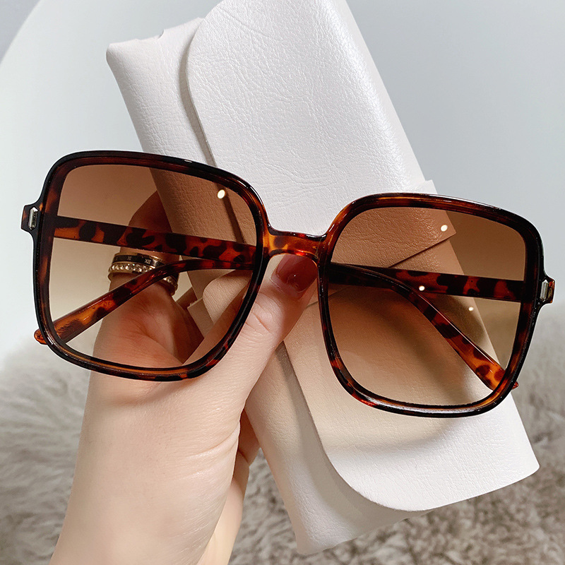 Women’s retro square UV-proof sunglasses