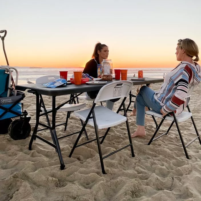 La mesa rodante y 4 sillas COMBO