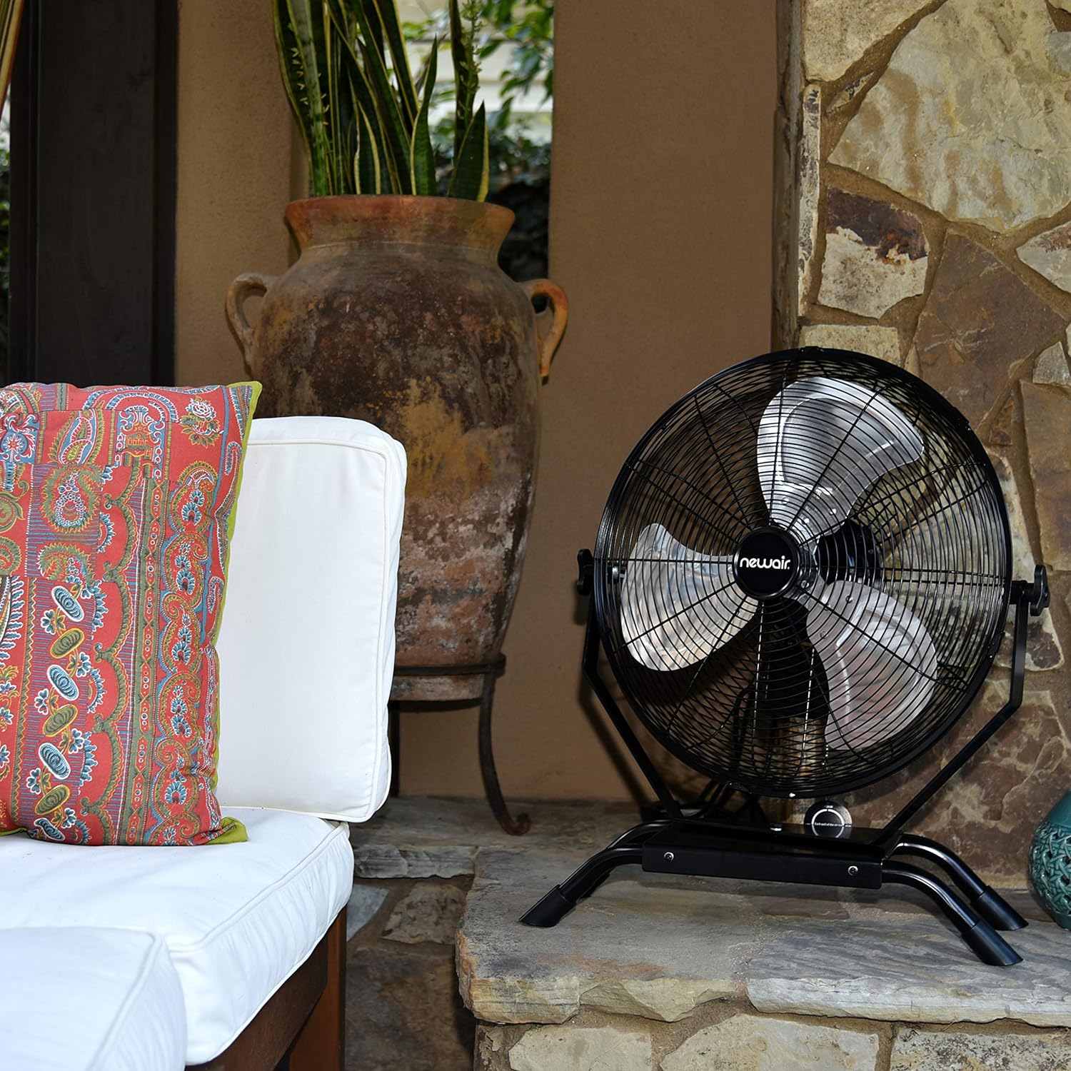 NewAir NIF20CBK00 Ventilador de alta velocidad 2 en 1 para exteriores con 3 velocidades de ventilador y cabezal de inclinación ajustable, NIF20CBK00