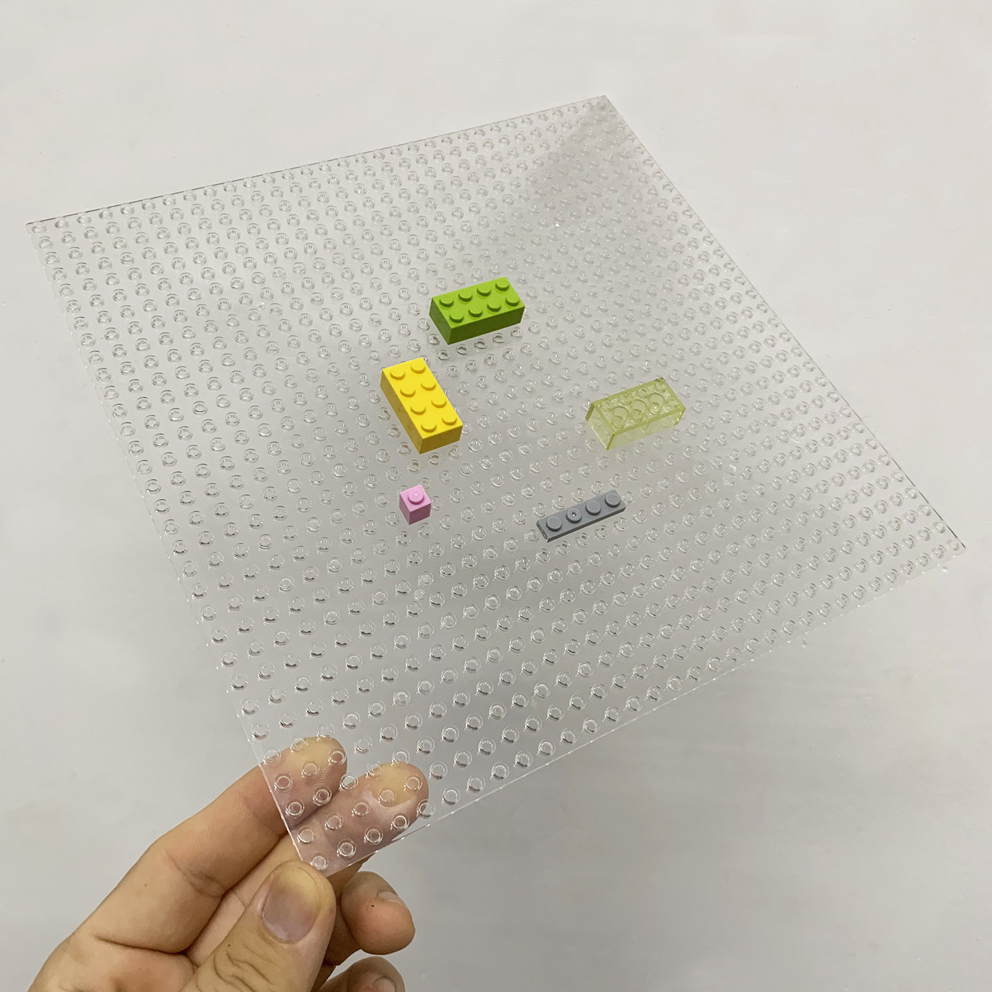 Kompatibel mit einseitigen 32x32-Grundplatten für kleine Partikel, transparenten 25,5x25,5-cm-Pixel-Art-Grundplatten und transparenten Grundplatten für MOC-Zubehör.