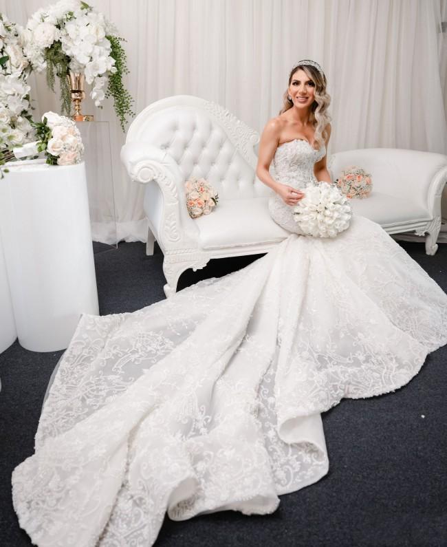 Amazing Floor-Length Mermaid Sweetheart Wedding Dress Backless with Appliques Lace