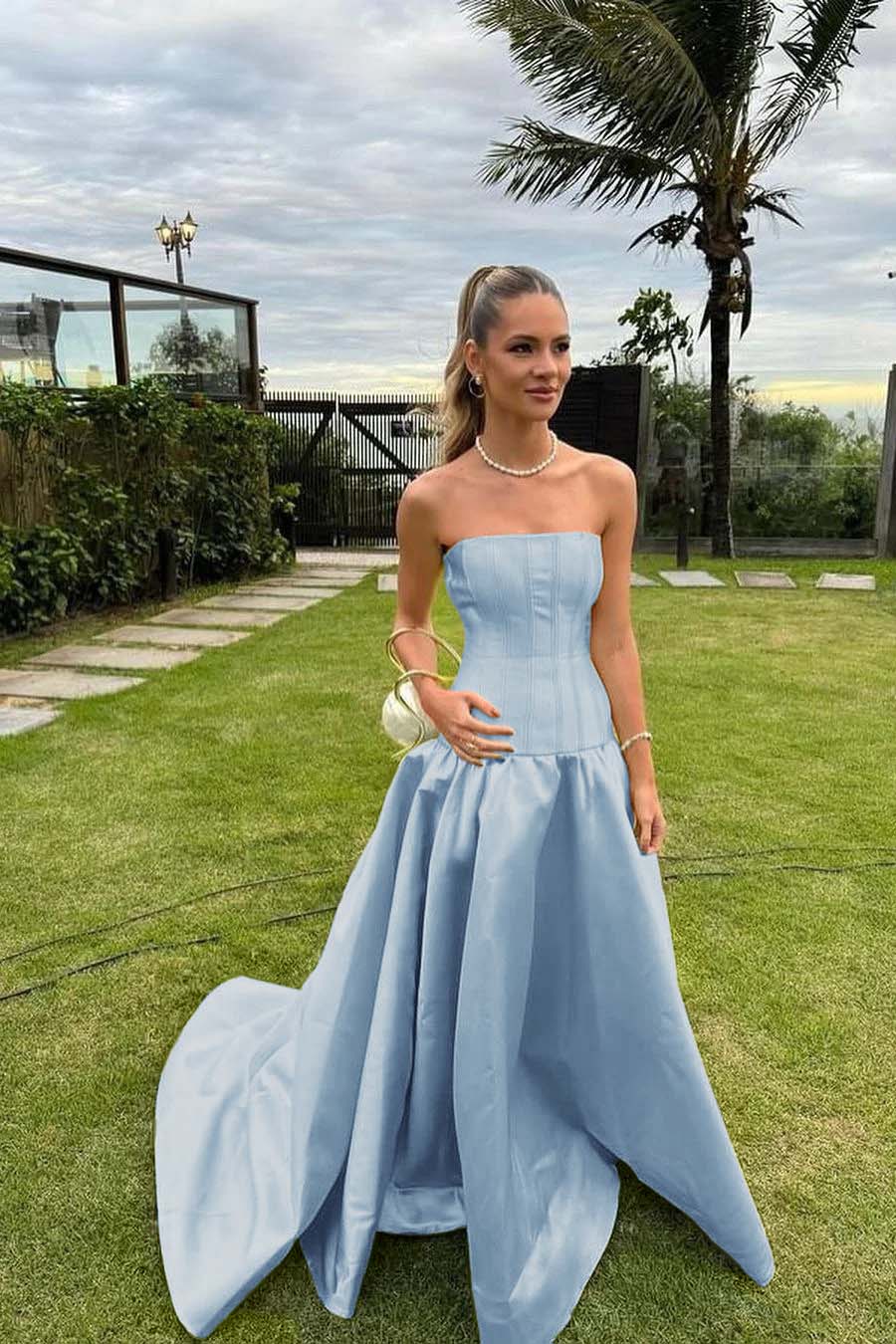 Chic Strapless Sleeveless Bateau Long Formal Dress With Pleated