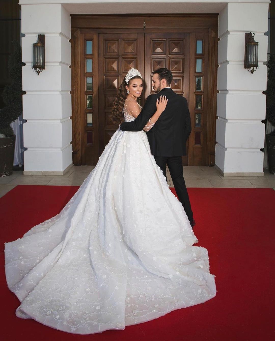 Simple Sweetheart Long Ball Gown Wedding Dress with Sleeves Beads