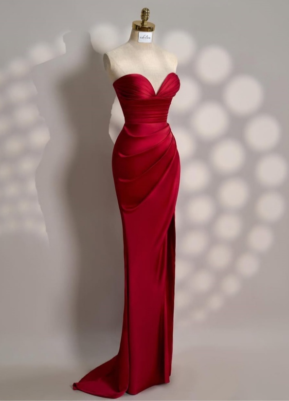 Charming Red Split Pleated Evening Dress