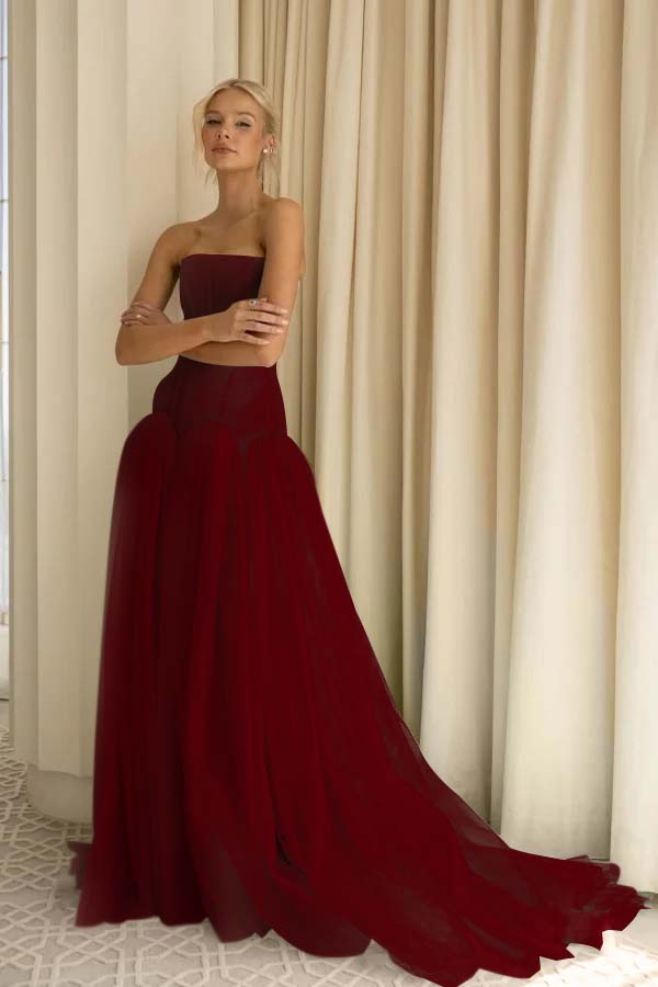 Charming Tulle Strapless Sleeveless Long Formal Dress With Pleated