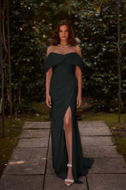Off the Shoulder Sleeveless Long Mermaid Formal Dress With Split Pleated