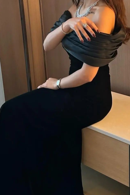 Black Off the Shoulder Sleeveless Strapless Long Formal Dress With Pleated