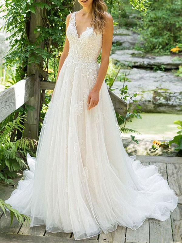 Lace Sleeveless Tulle Beach Wedding Dress