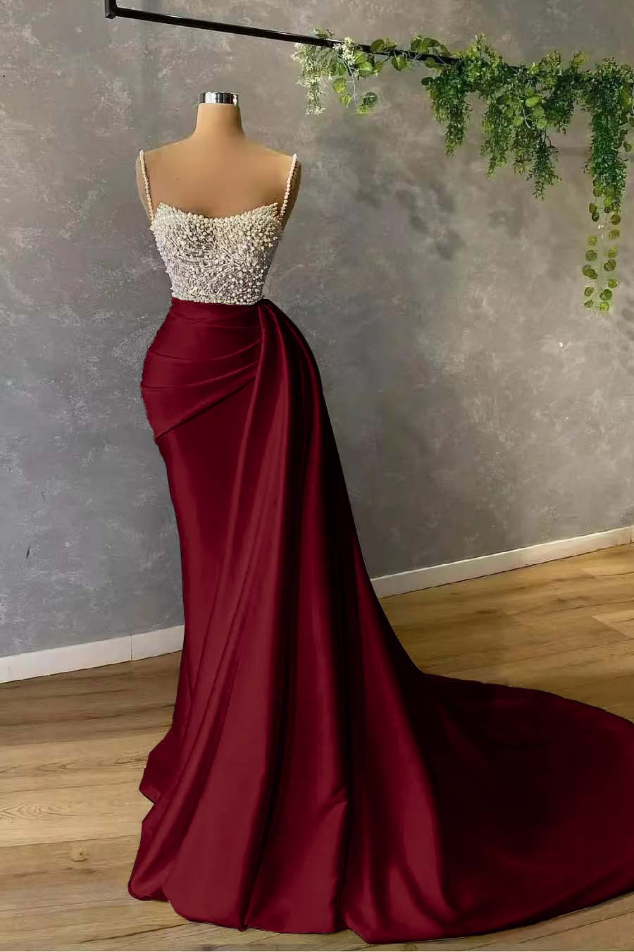 Spaghetti-Straps Elegant Pearl Mermaid Evening Dress With Sequins Pleat