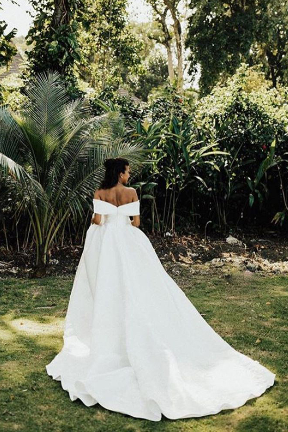 Chic White Off-the-Shoulder Ball Gown V-Neck Wedding Dress with Lace