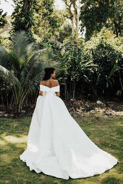 Chic White Off-the-Shoulder Ball Gown V-Neck Wedding Dress with Lace