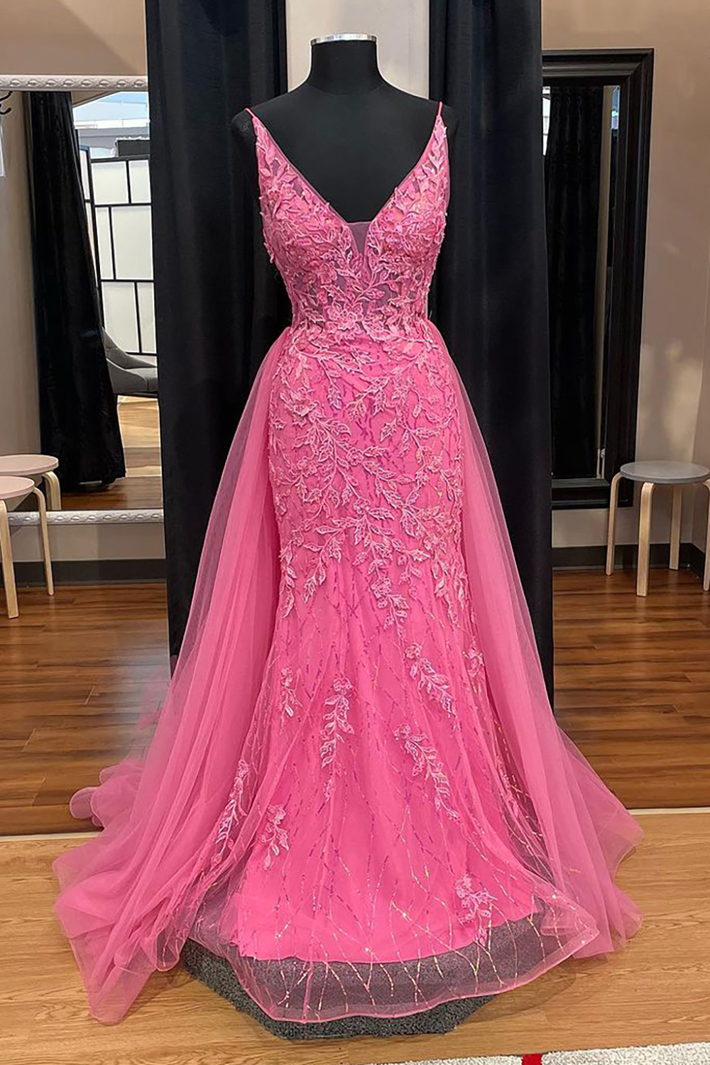 Stylish Pink A-Line Corset Prom Dress with Deep V-Neck and Appliques